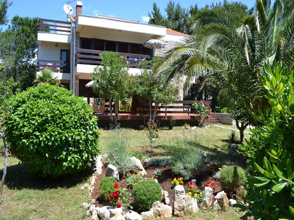 Apartments Kurta Привлака Екстериор снимка