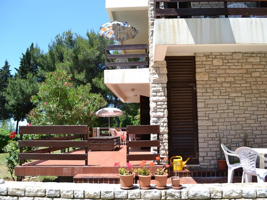 Apartments Kurta Привлака Екстериор снимка